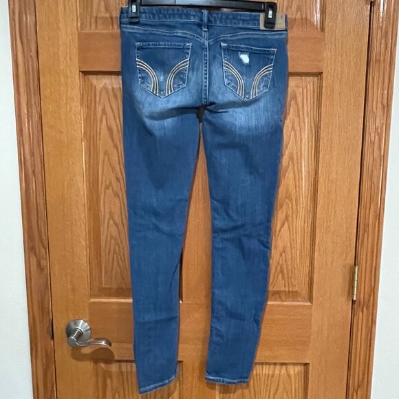 HOLLISTER Women's 5R Low Rise Skinny Medium Wash Distressed Blue Denim Jeans - Picture 2 of 3